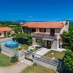 House Forest Paradise Vakantiehuis Barban