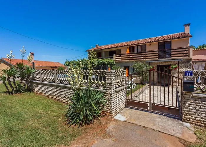 House Forest Paradise *