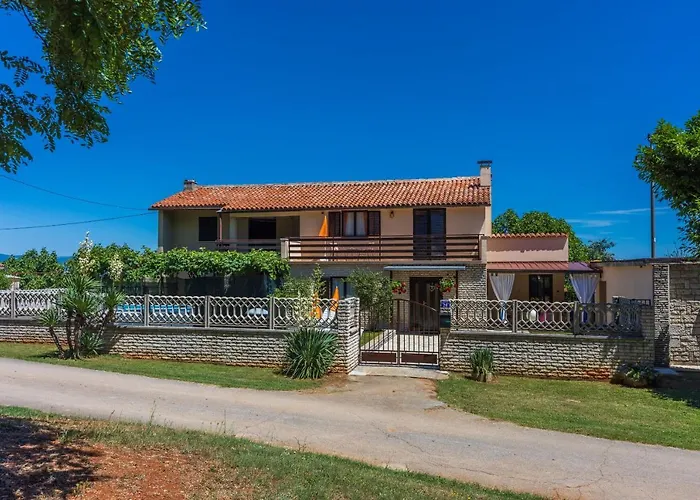 House Forest Paradise *