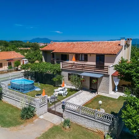 House Forest Paradise Ferienhaus Barban