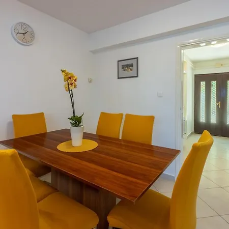 Ferienhaus House Forest Paradise