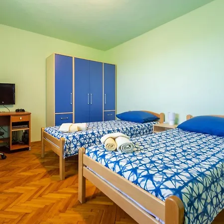 بيت للعطل House Forest Paradise *