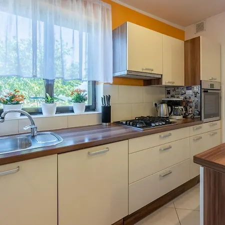 House Forest Paradise بيت للعطل