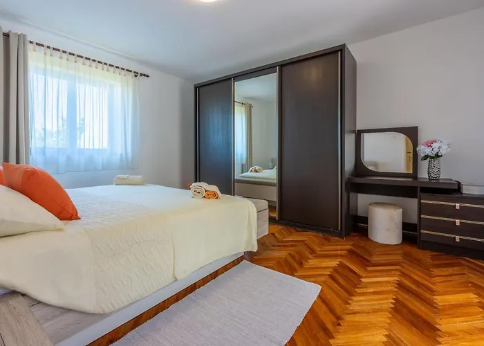 House Forest Paradise 펜션 Barban